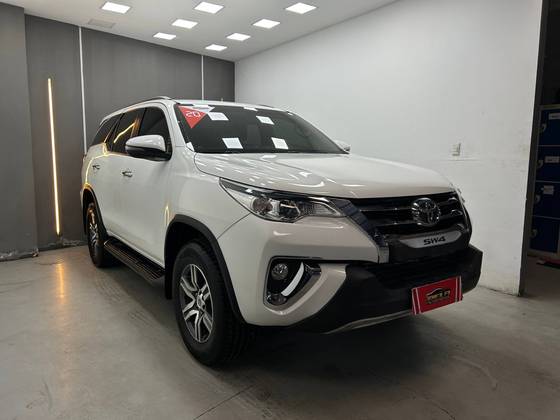 TOYOTA HILUX SW4 2.7 SRV 7 LUGARES 4X2 16V FLEX 4P AUTOMÁTICO